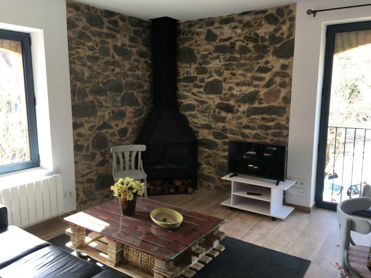 Torre De La Ferreria Leilighet Tona Eksteriør bilde